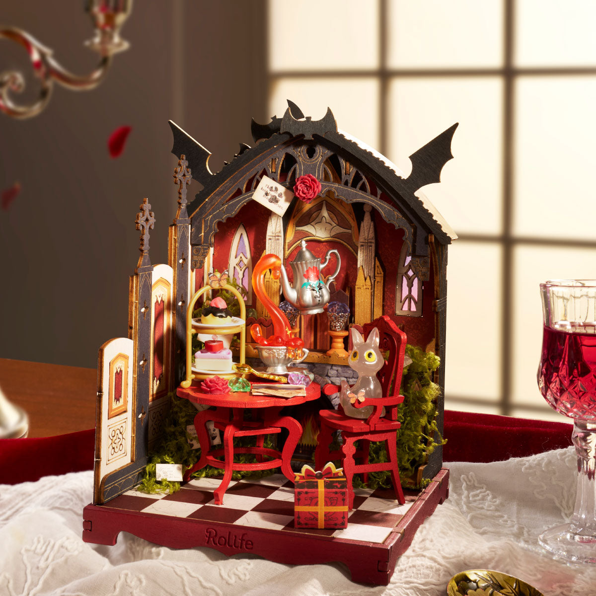 Rolife Rolife Rosa Salon DS055 — red gothic miniature displayed in a room DIY kit detail