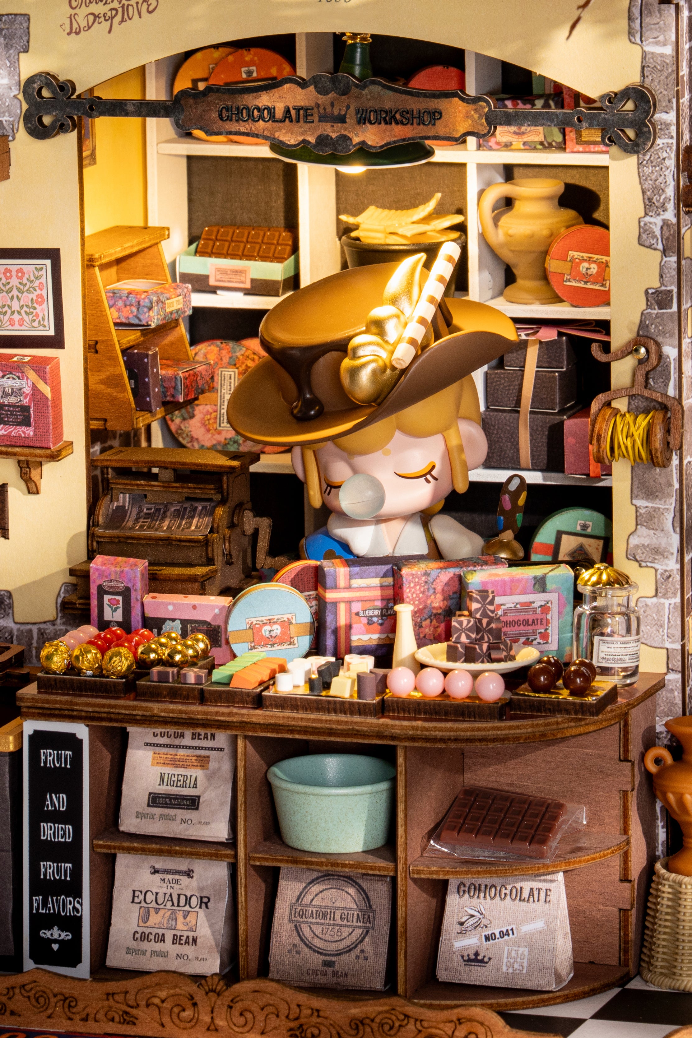 Rolife Henry's Chocolate DIY Miniature House DG174