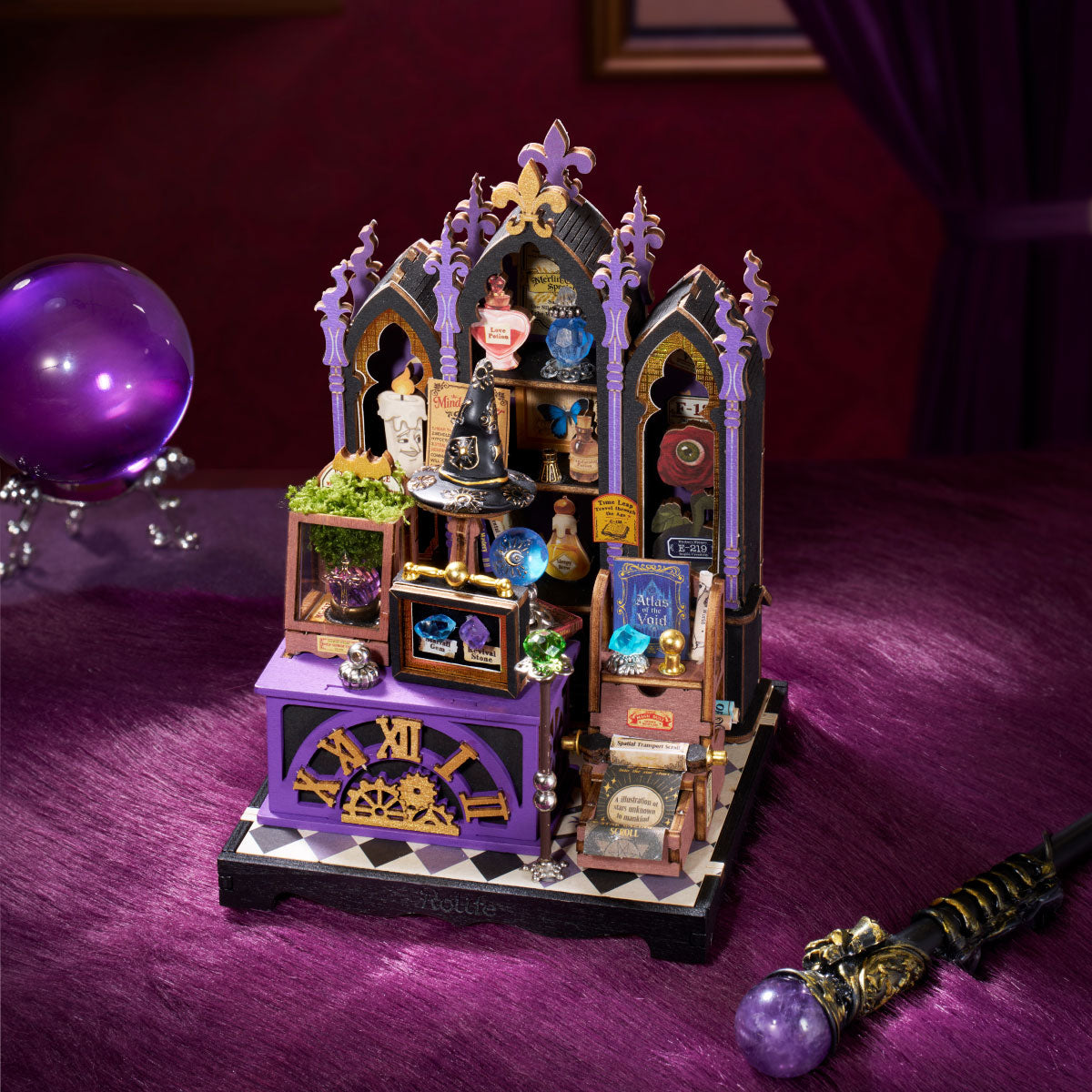 Rolife Rolife Curio Corner DS056 — purple miniature curio shop display DIY kit detail