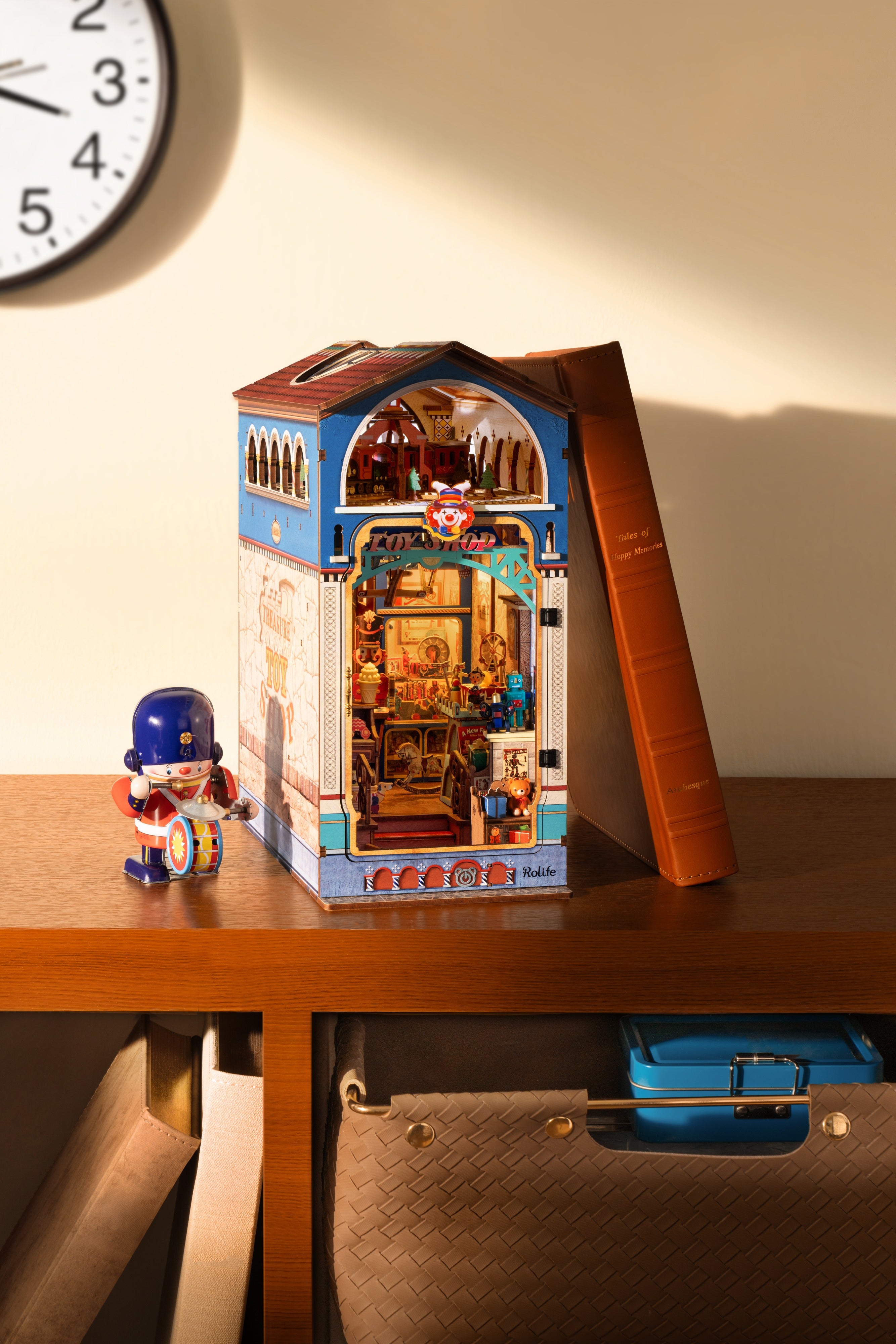 Rolife Treasure Toy Shop TGB23 — display setting DIY kit display