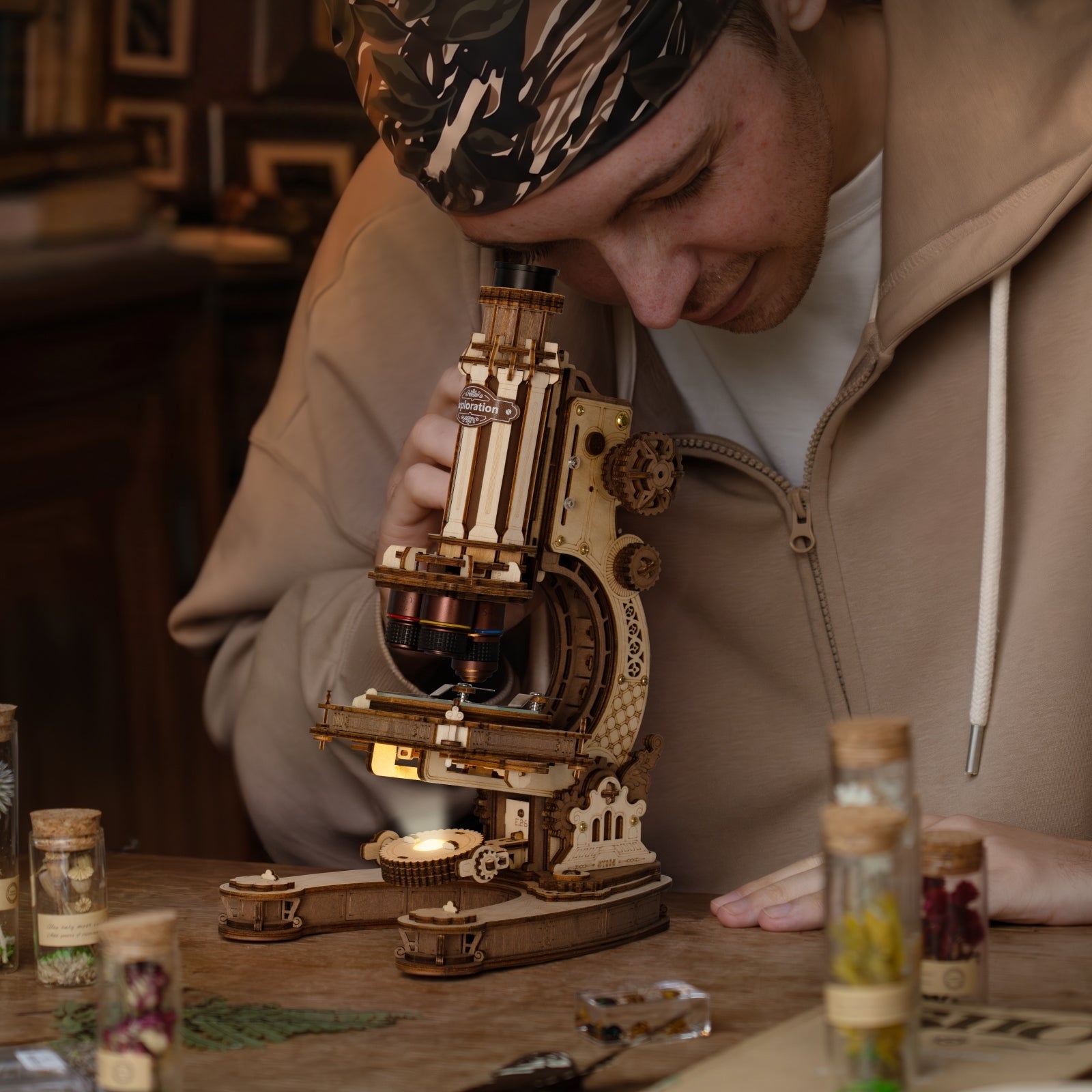 ROKR Microscope ST005 — model in use DIY kit display
