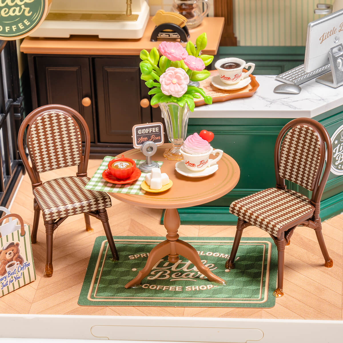 Rolife Perfect Romance Café DW028 — cafe table and chairs detail DIY kit detail