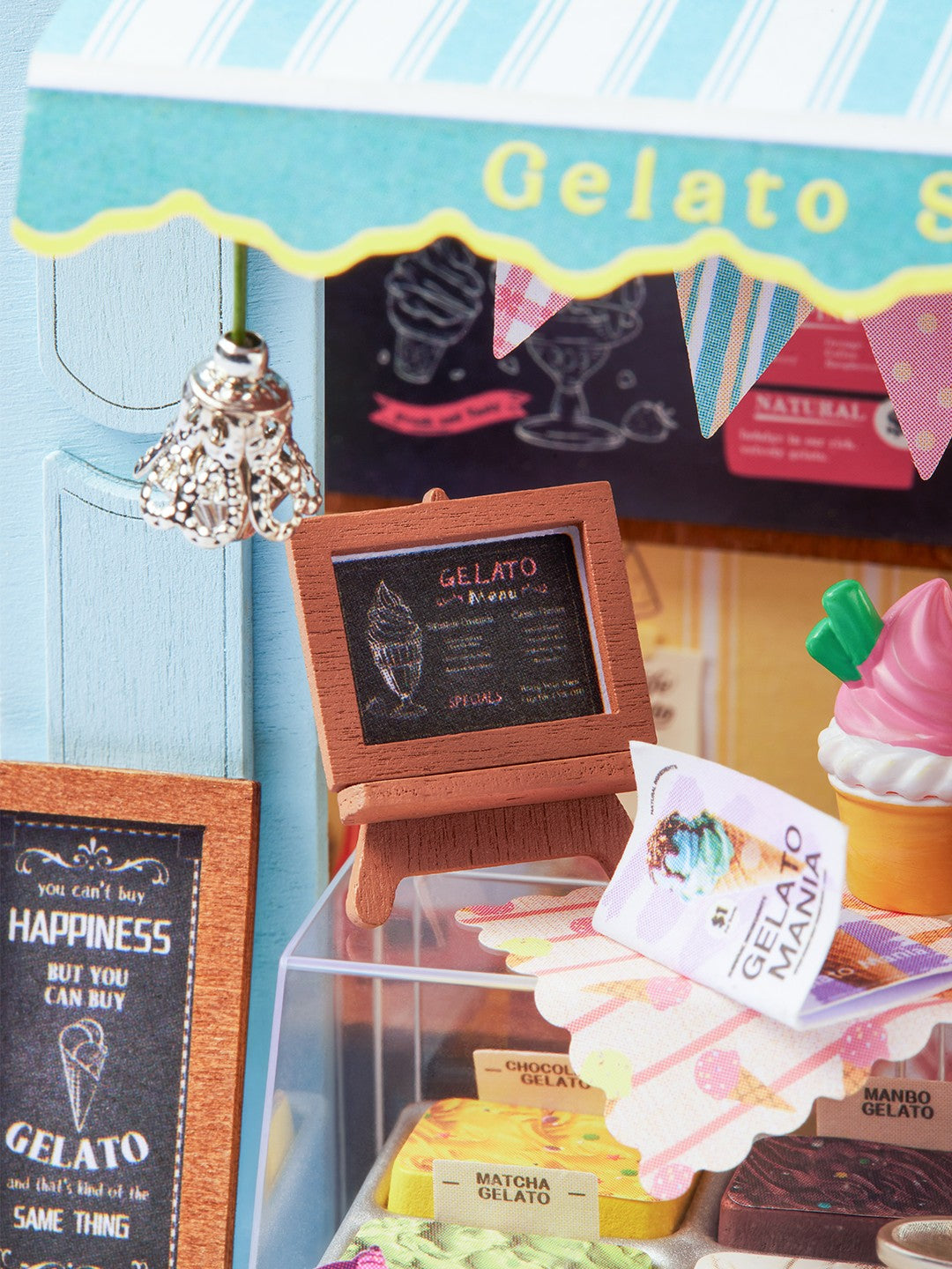 Rolife Gelato Stall DS052 — display setting, view 5 DIY kit display