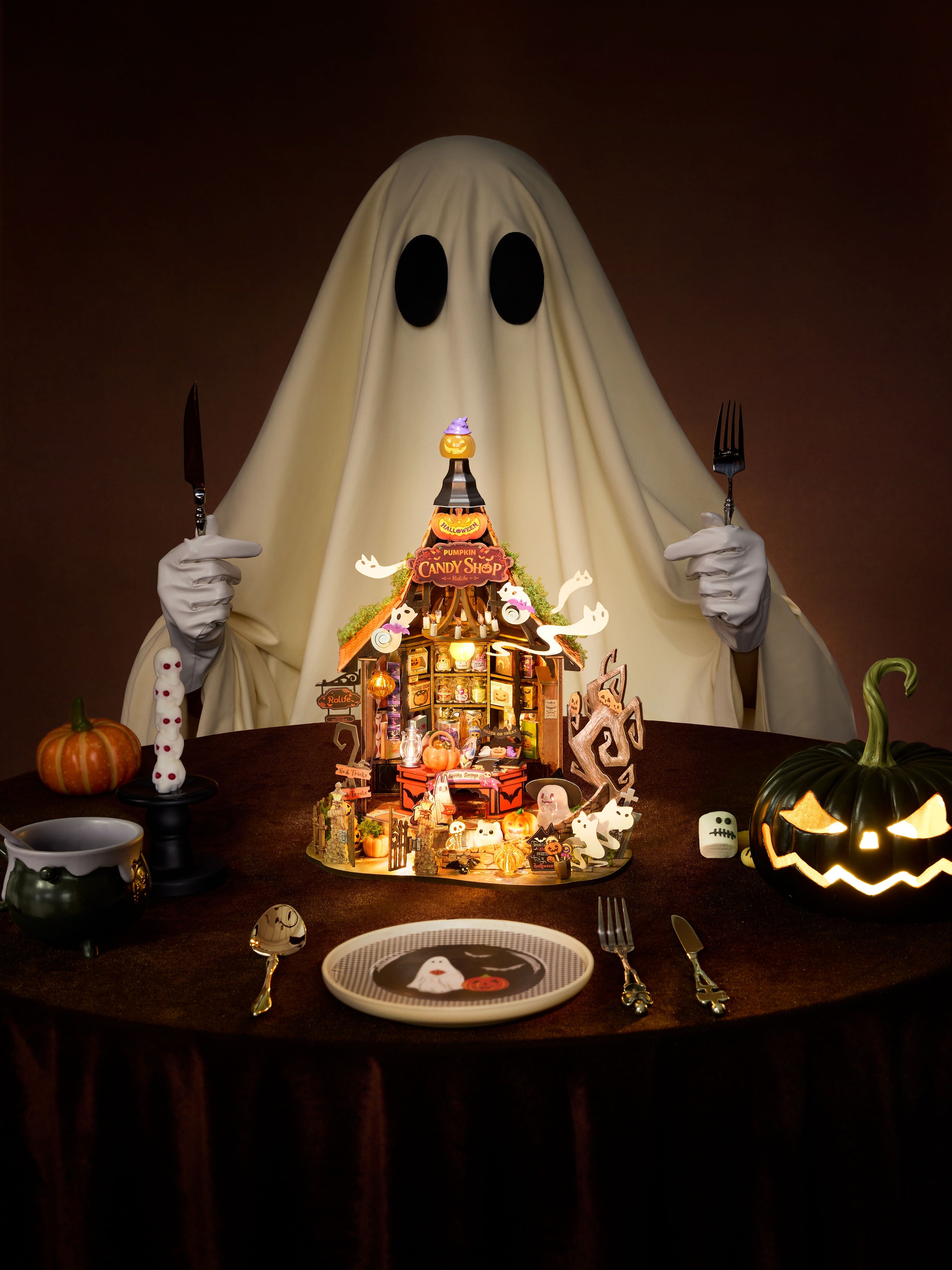 Rolife Rolife Haunted Candy House DG186 — illuminated Halloween display, view 5 DIY kit display