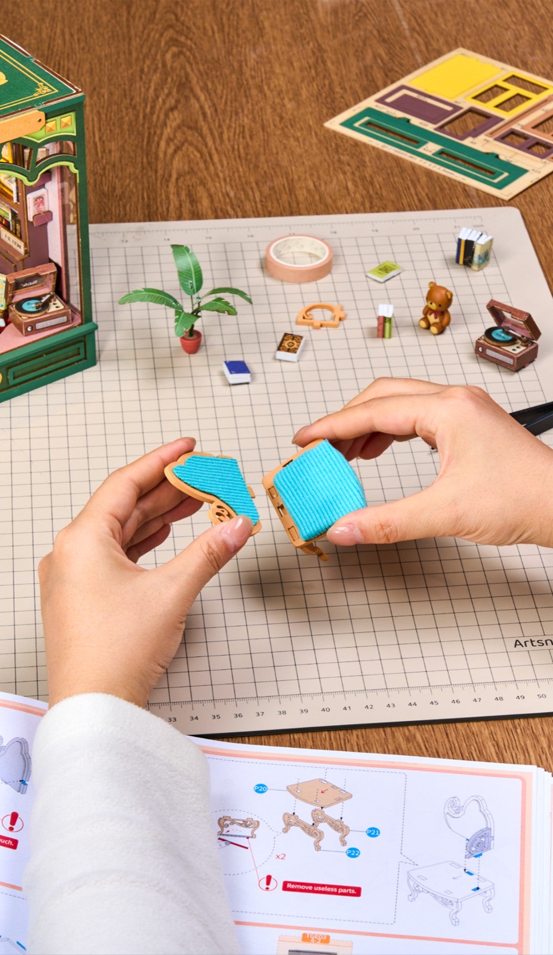 Rolife Quiet Corner Study TGE03 — display setting, view 6 DIY kit display