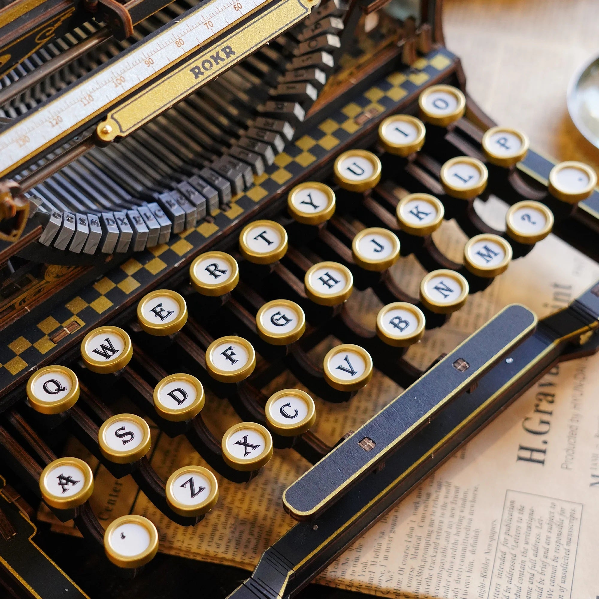 ROKR Mechanical Typewriter LK703B vintage keyboard and typebar detail close up