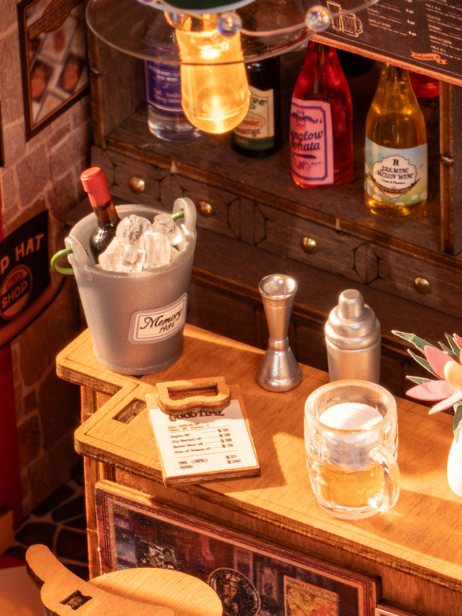 Rolife Cheers Bar & Dining DIY Miniature House DG173