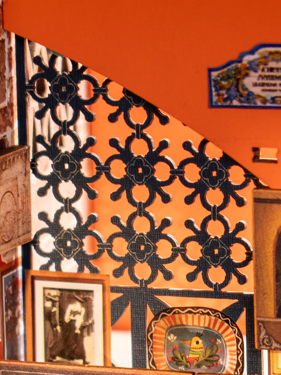 Rolife Cheers Bar & Dining DIY Miniature House DG173