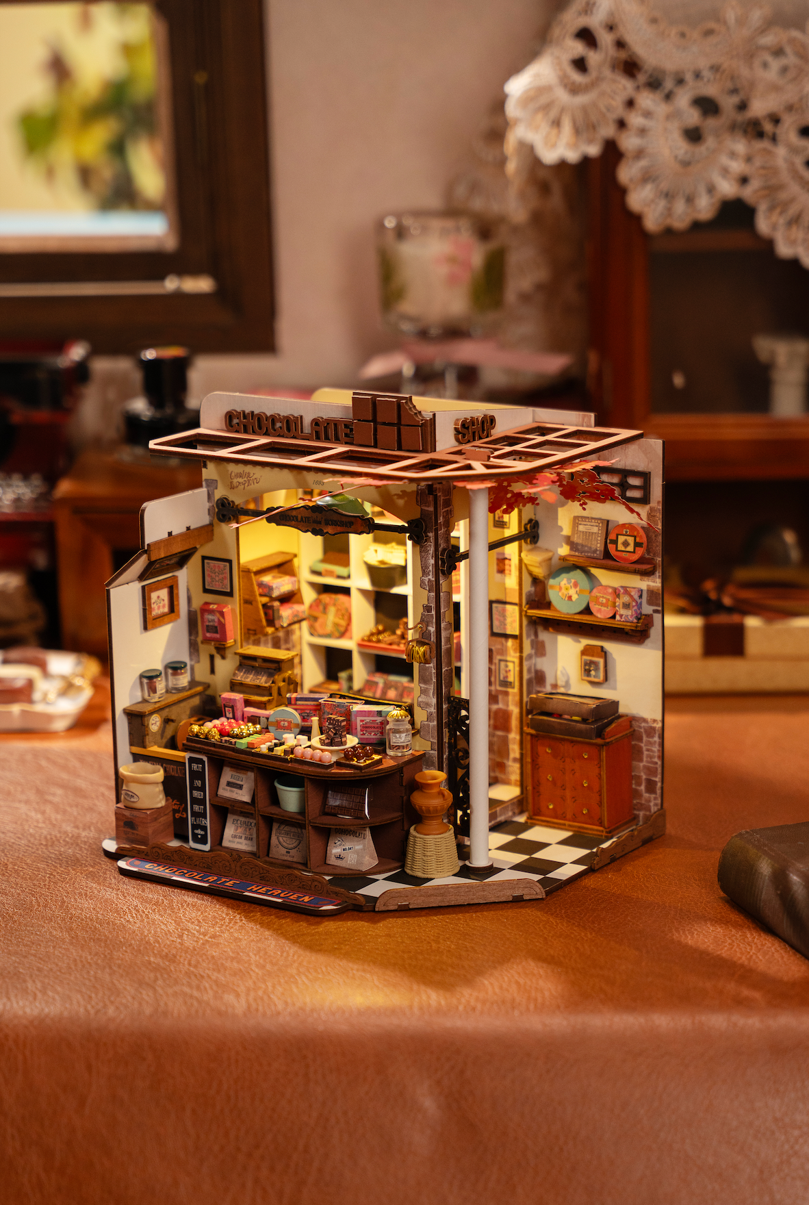 Rolife Henry's Chocolate DIY Miniature House DG174