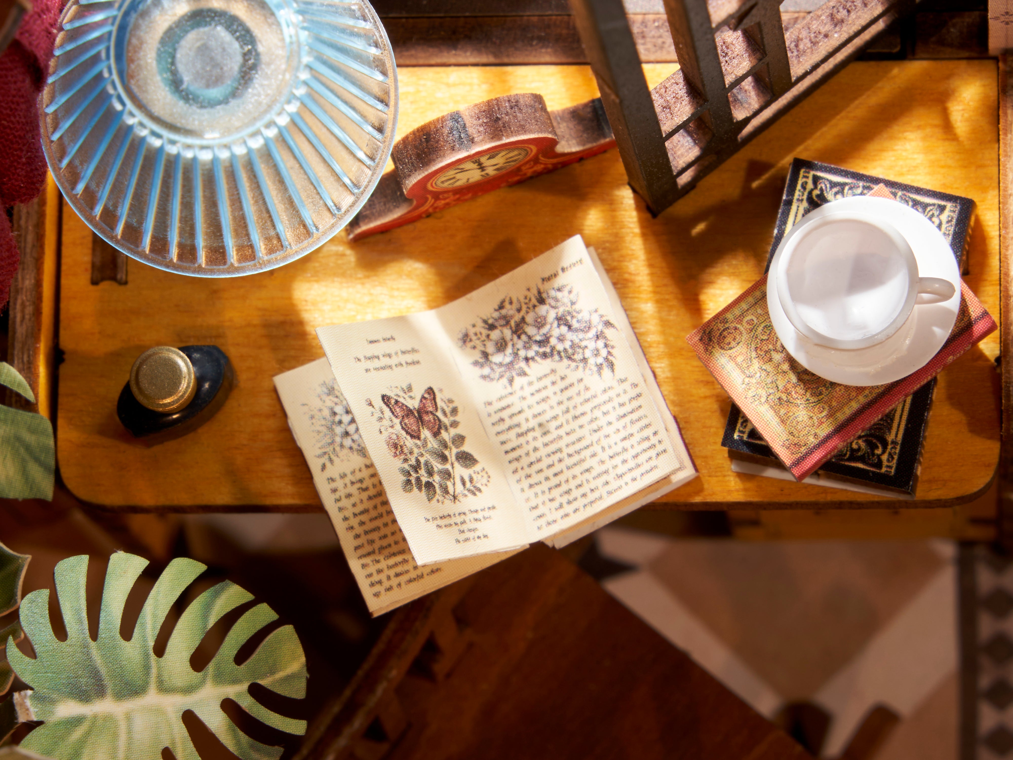 Rolife Silent Corner Study DIY Book Nook Shelf Insert TGE02