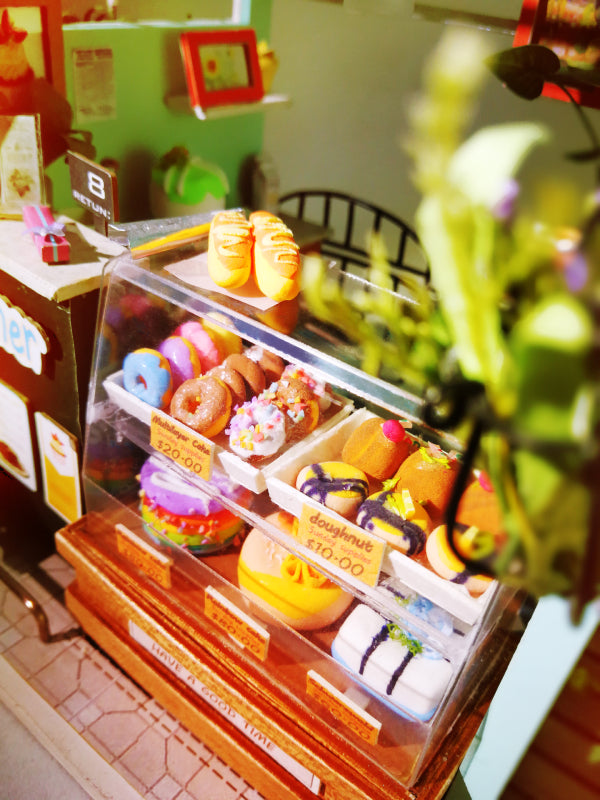 Robotime 1:24 DIY Miniature Mini Dollhouse Kit Home Decor Dessert Shop DGM06