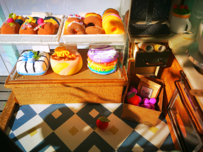 Robotime 1:24 DIY Miniature Mini Dollhouse Kit Home Decor Dessert Shop DGM06